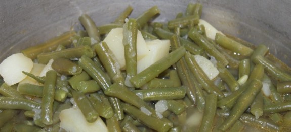 String Beans (Green Beans) and Potatoes | RealCajunRecipes.com: la m de ...